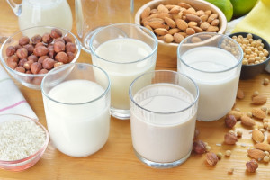 Sữa thực vật và sữa động vật, nên chọn loại nào?